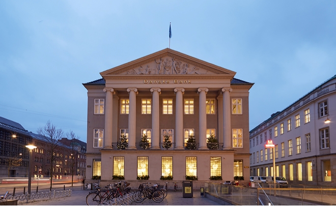 Danske Bank bag facaden - historiske bygninger og økonomisk vejrudsigt